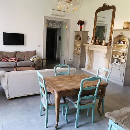 Piazza Marina Chic Apartment