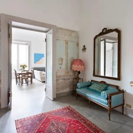 Apartment Piazza Marina Chic *