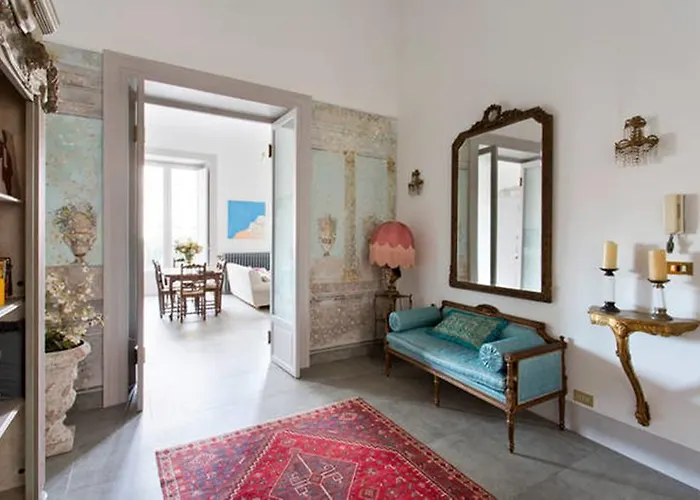 Apartment Piazza Marina Chic *